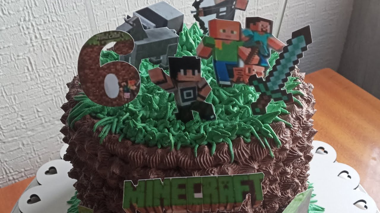 Celia Bolos Confeitados - As crianças adoram um jogo ou desenho e um bolo  no tema Minecraft faz um super sucesso! ☎️3336-9394 Bolos a partir de  38,00$ o kilo. #minecraft #bolosdeaniversario #festa