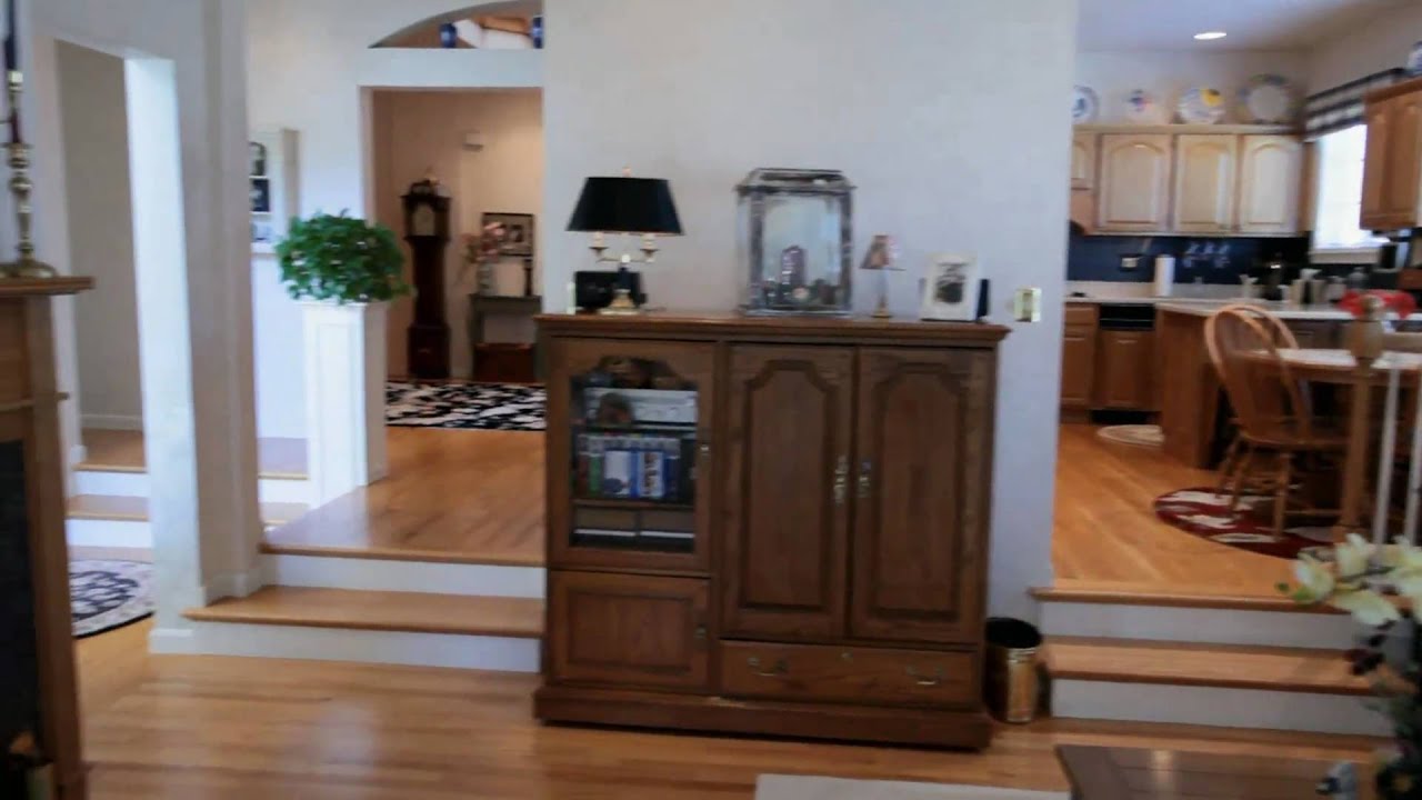 Bedford, New Hampshire real estate & homes 4 St. Andrews Drive at