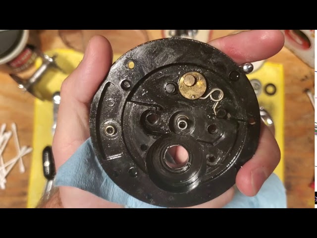 Stuck Penn 109 fishing reel problem diagnosis and repair inclucing how to  service this reel 