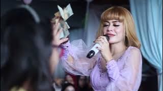 ADE ASTRID BUIH JADI PERMADANI