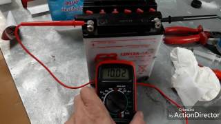 Recuperarreciclar batería de moto plomoácido con bicarbonato
