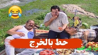 راحو سيران عربي مع سائحين أجانب ـ شوفو البهادل ـ روائع المرايا