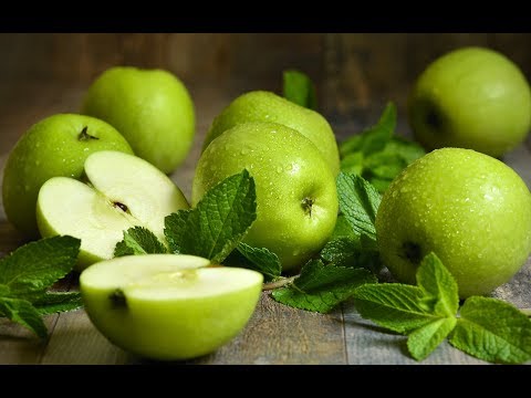 ЕШЬТЕ ЯБЛОКИ каждый день - это убережёт от многих неприятностей со здоровьем!