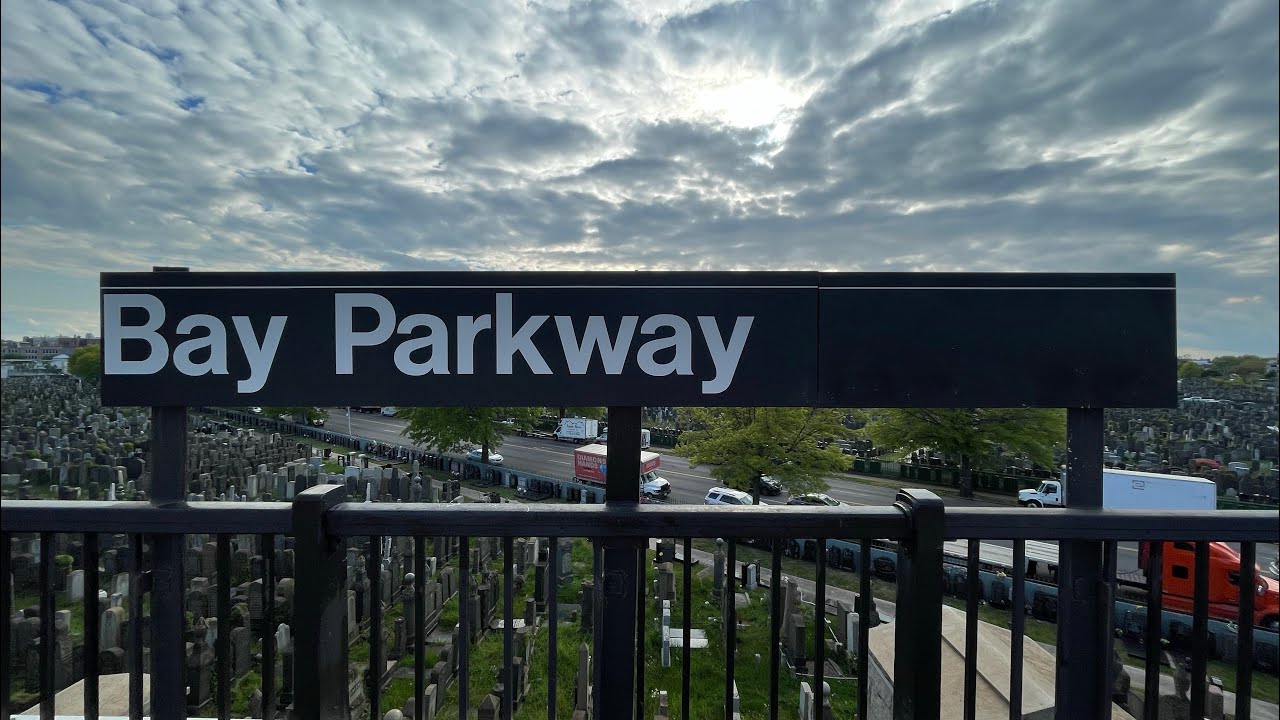 IND Culver Line: (F) Trains w/ R42 Garbage Train @ Bay Pkwy (R160A-2 ...