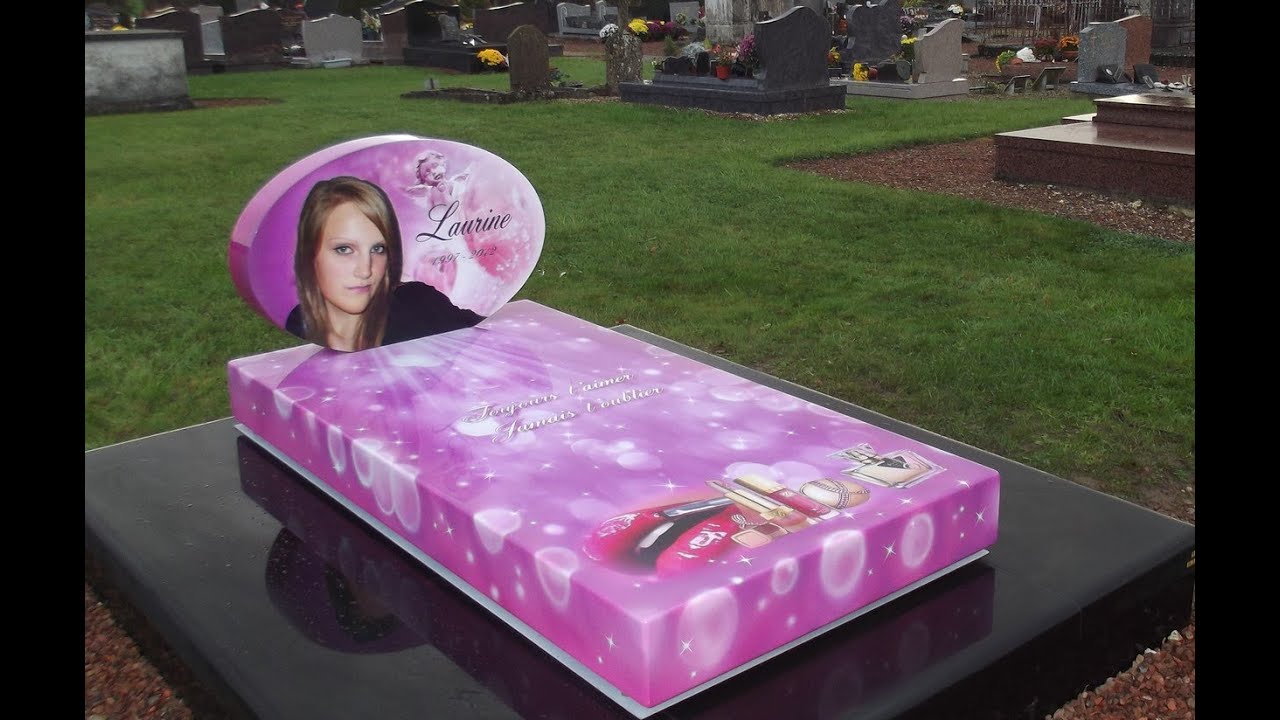 VIDELI STE UŽ RUŽOVÝ POMNÍK?