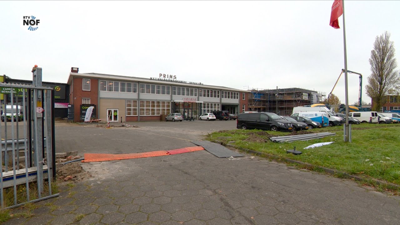 Bedrijvigheid en woningbouwplannen bij Prinsfabriek in Dokkum