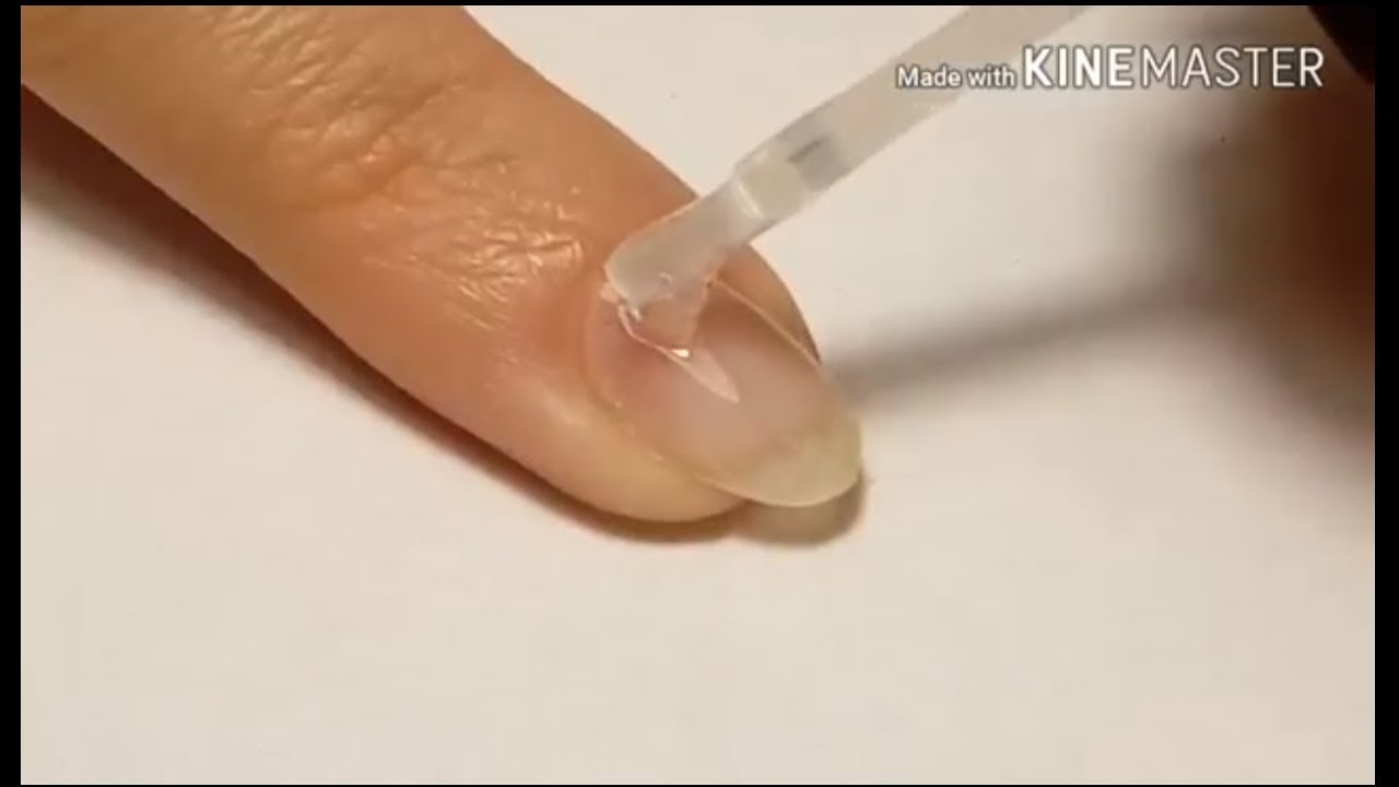 Выравнивание ногтевой пластины крупным планом. Быстро и просто.