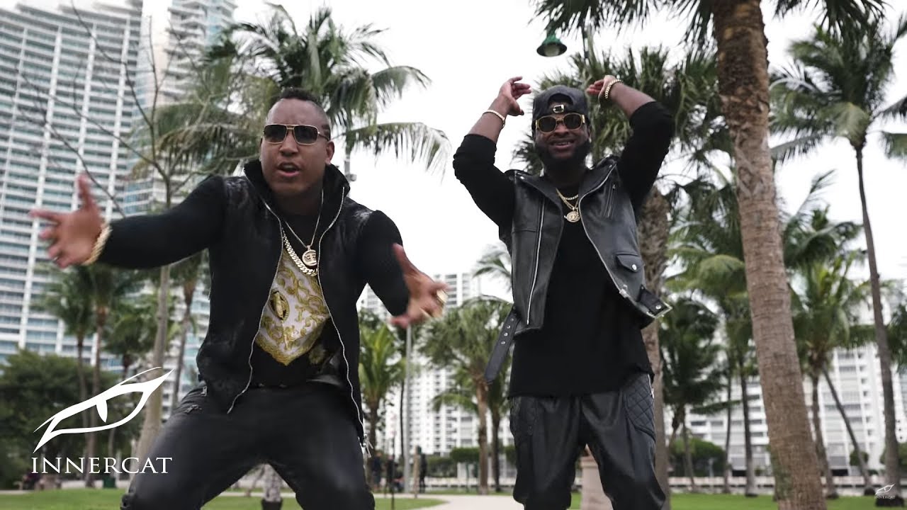 在 YouTube 上观看 El Boy C - Trauma (ft. Atuedadvasegui) [Official Video]