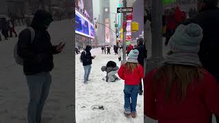 Snow Everywhere in NYC ❄️ Real Winter Street Exper #citylights #snow #nycta