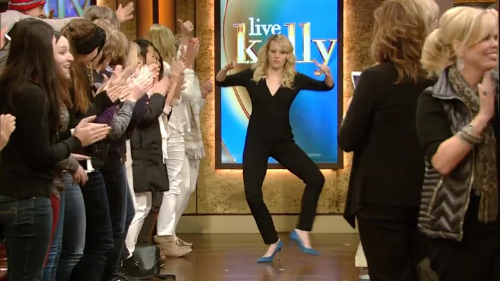 Kate McKinnon Dances Onto the Show