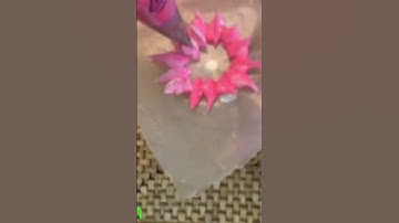 Flowers 🌸 🌺soap 💐, Piping soap using decorating supplies, 🎂 #soapmaking  #shortsfeed #shortsvideo