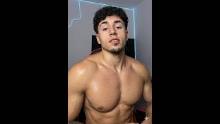 🇺🇸 Handsome fit guy athlete dominates LIVE 💪 stunning muscle energy viral clip