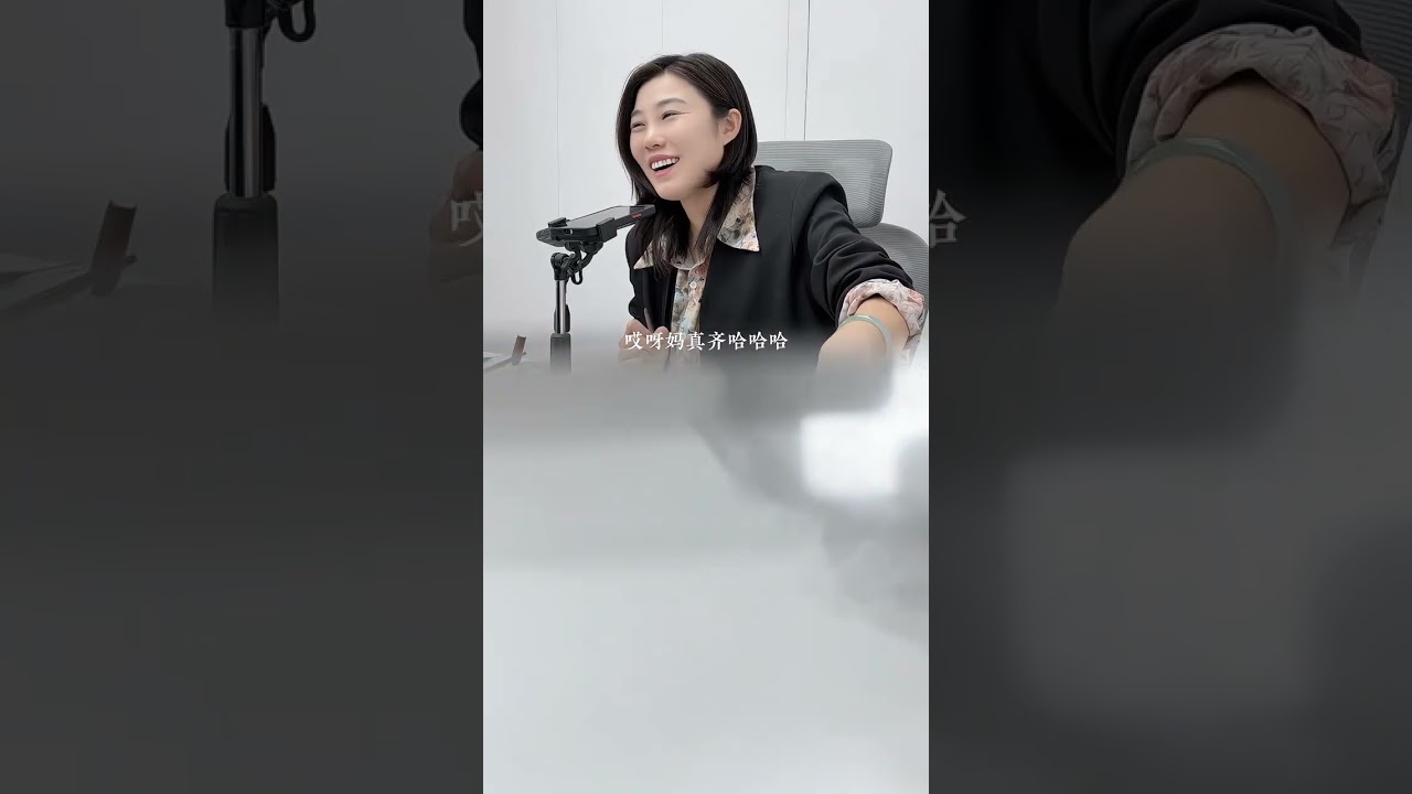 Monochrome Nail Art Tutorial: Easy DIY for All