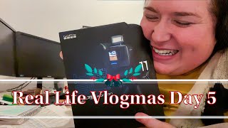It FINALLY Arrives! | Vlogmas Day 5 | LiveitlikeLauren