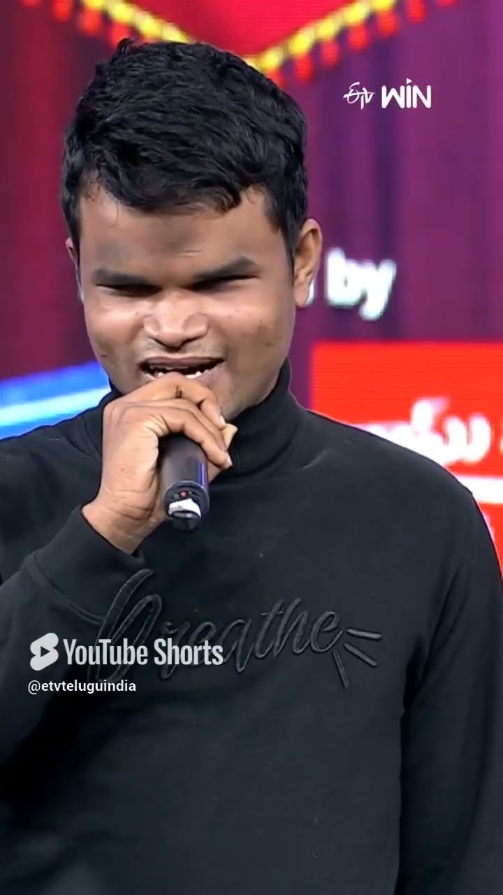 #shorts - రాజకీయ నాయకులు, సినిమా యాక్టర్ ల వాయిస్ ఇట్టే దింపేసాడు..! #sridevidramacompany #etv