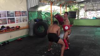 Robert Big Muscle Guy Train Kun Khmer Kickboxing