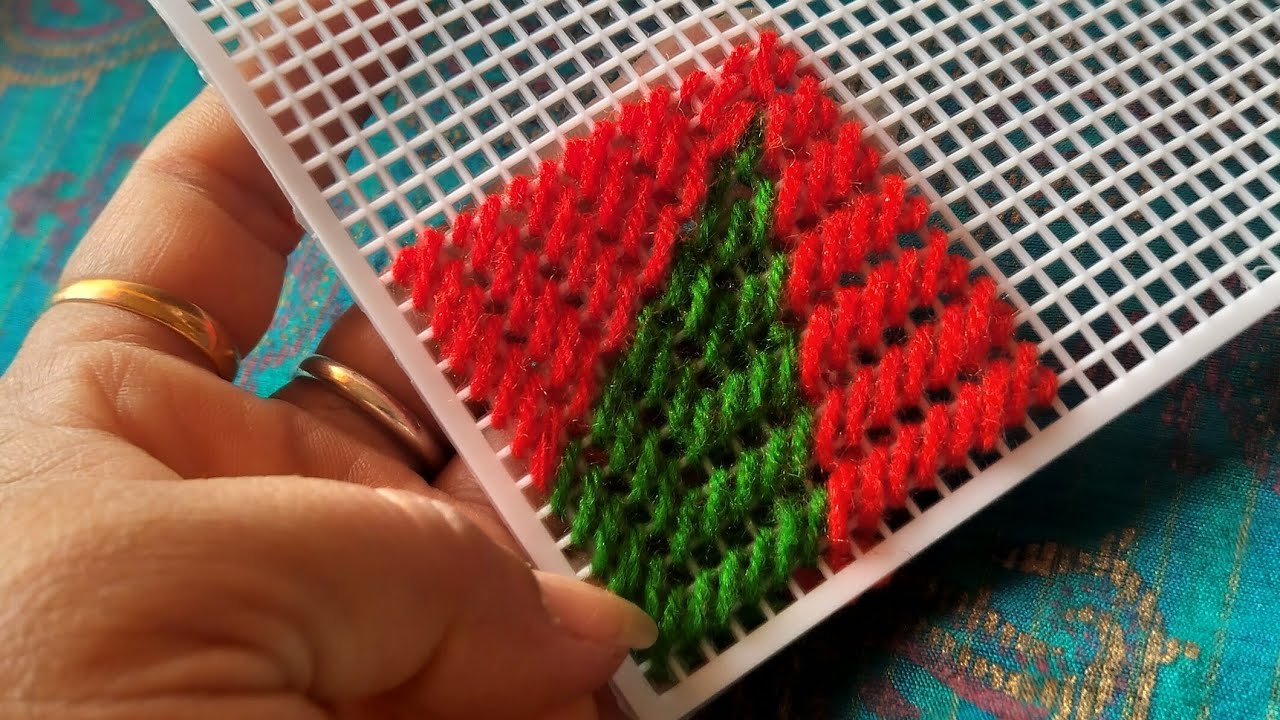 BEAUTIFUL AND SIMPLE PLASTIC CANVAS DESIGN IDEAS FOR BEGINNERS ll Cristmas Tree ll Woolen Craft #32