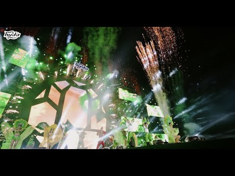 Video NÂNG CHAI HUDA, MỪNG MỘT MÙA LỄ HỘI BÓNG ĐÁ BIỂN 2022... - youtube