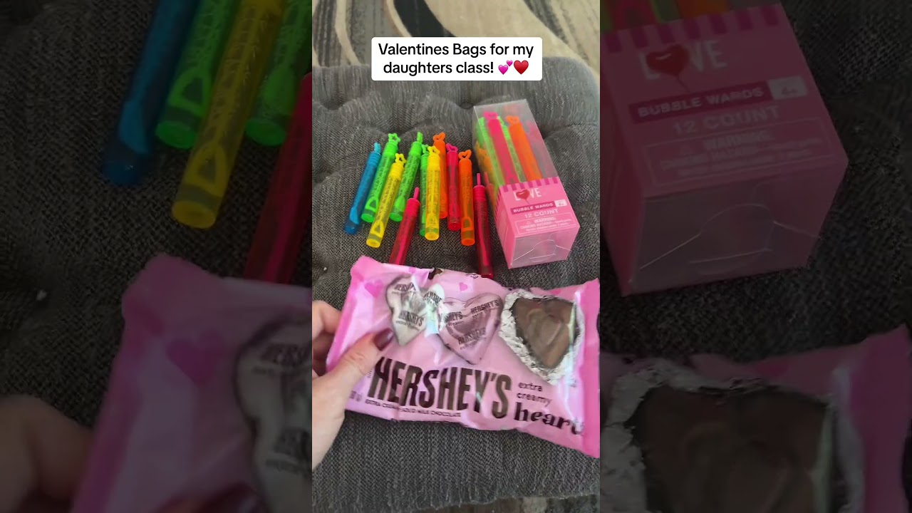 Valentines gift bags for Ava’s class! 🥰 