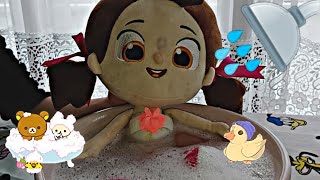 Ni̇loya Banyo Yapmak İstemi̇yor Ve Ağliyor. Annesi̇nden Kaçiyor