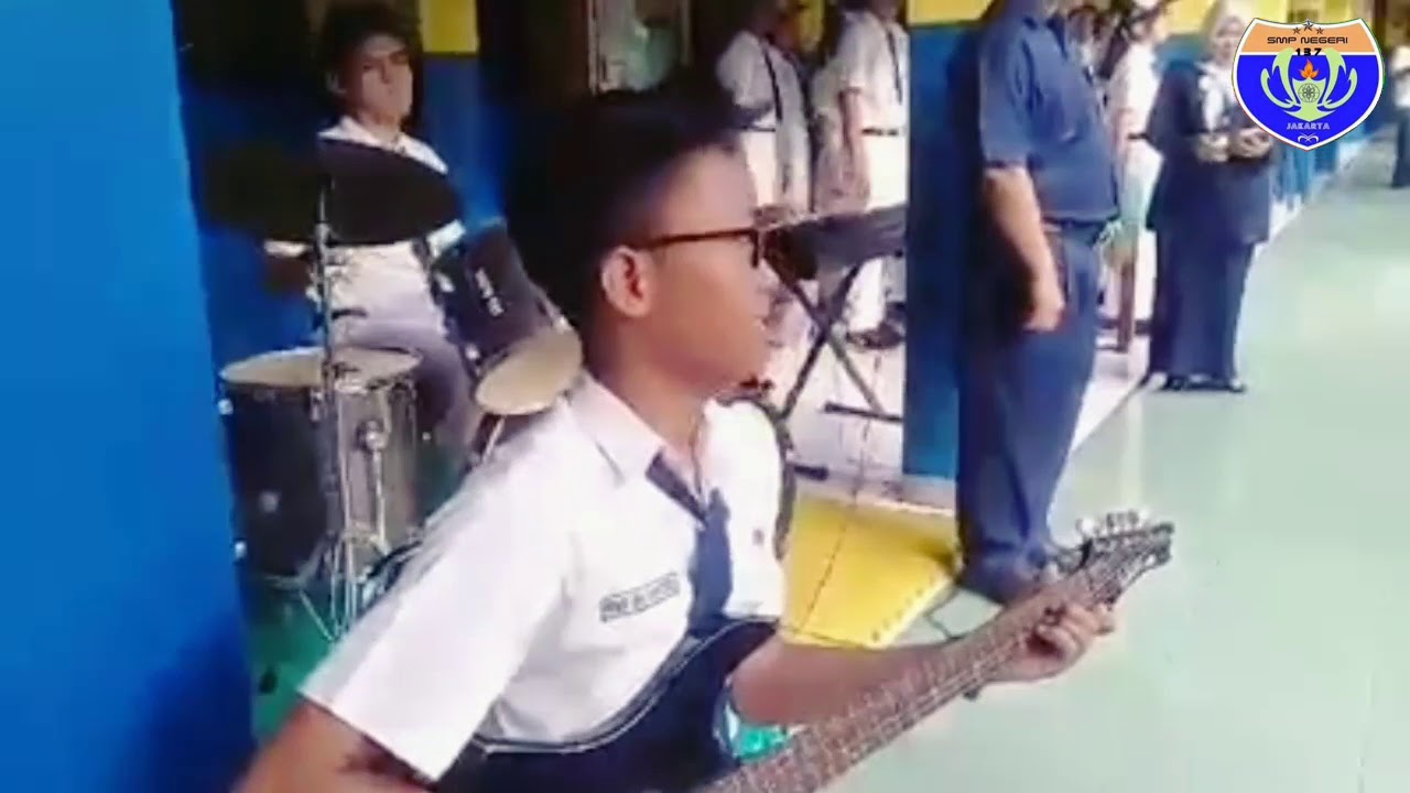 Gugur Bunga, ..by Gultom cs - YouTube