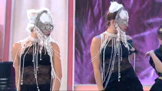 Aycan Ve Nurcan Şencan Dan Dans Gösterisi