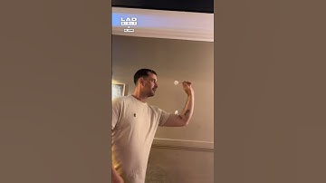 De meest unieke dartworp 👏 (🎥: TT/ kel_benno)