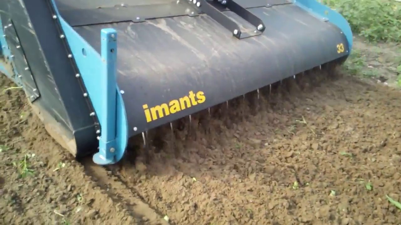 Imants 33SX210KH ásógép fóliaházban gyomos területen