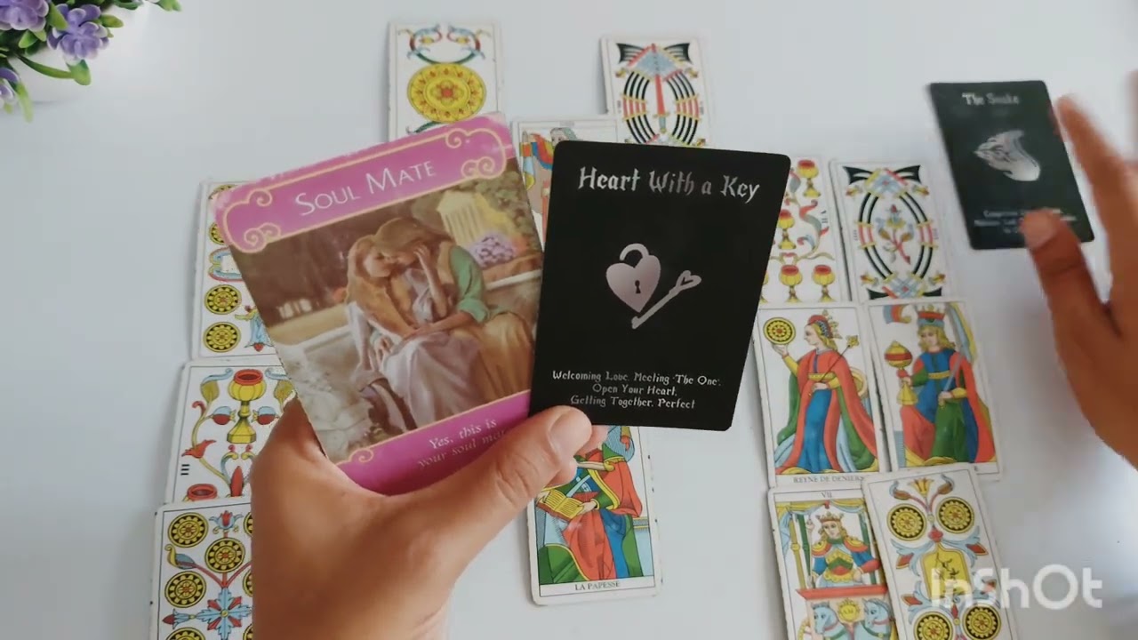 تاروت برج الأسد الحبيب يفكر فيك طوال الوقت ❤️‍🔥