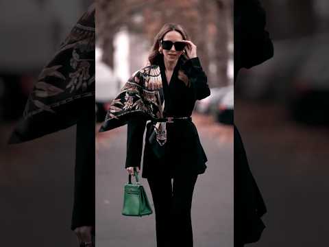 Autumn Stroll: Chic