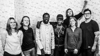 Ss Tiens Moi La Main