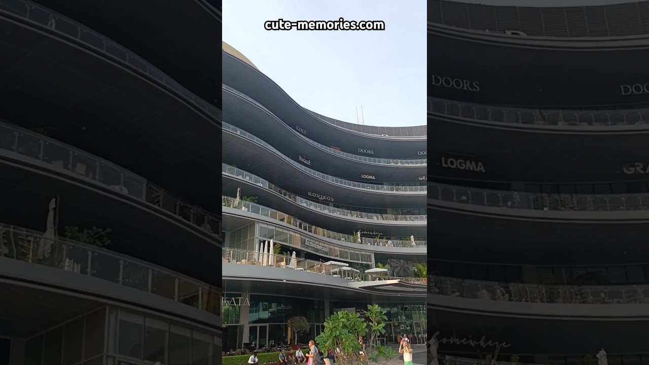 Dubai mall outside view 🇦🇪 and Burj Khalifa view