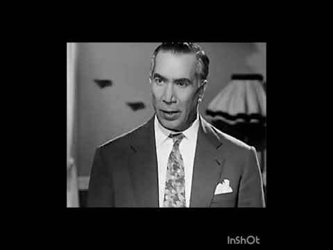 الفنان يوسف وهبي ممثل ومولف ومنتج ومخرج مسرحي وسينمائي مصري يعتبر أحد الرواد الأوائل في مجال سينما