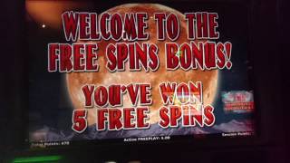 5c Wolf Run slot machine free spins w retrigger screenshot 4