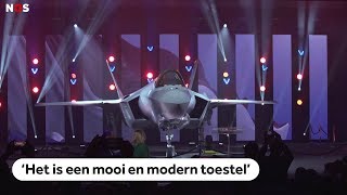 Defensie F-35 Jsf Rolt Na Twintig Jaar Feestelijk Van De Band