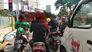 Jalan Menuju Benang Raja Laris