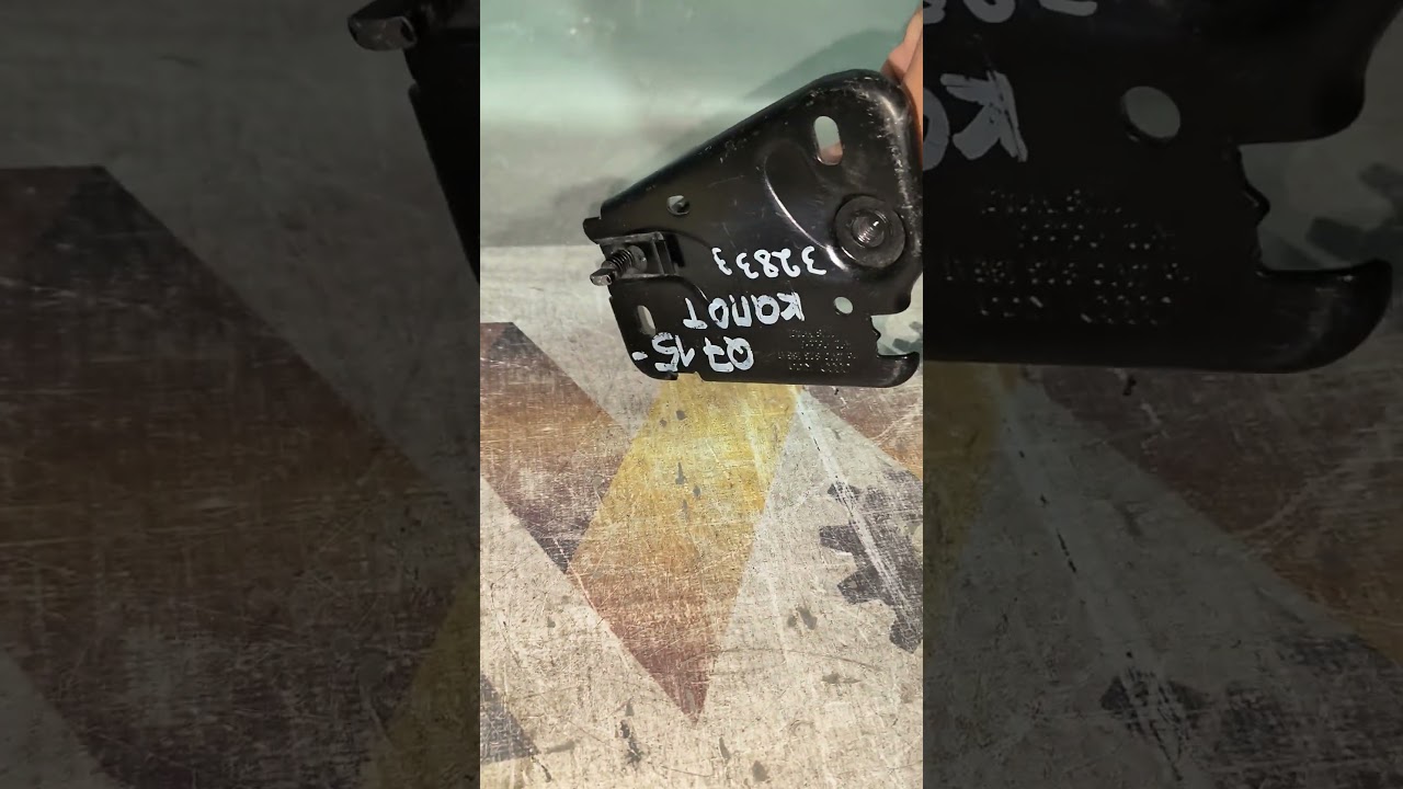 32833 Крюк замка капота Audi Q7 2015-