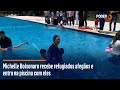 Michelle Bolsonaro recebe refugiados afegãos e entra na piscina com eles