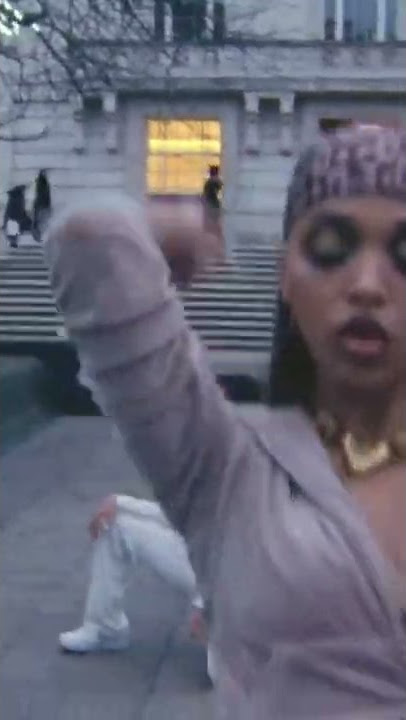 🐾 #ridethedragon #caprisongs