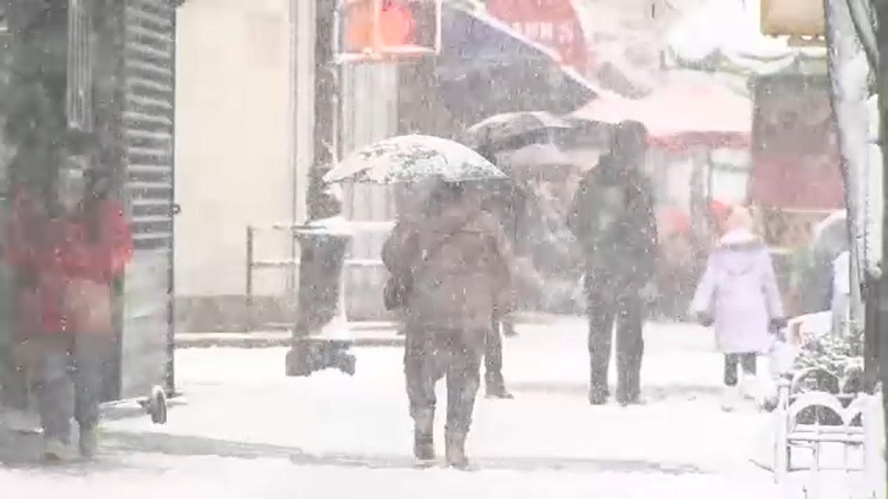 Clean up continues after winter storm dumps snow in NYC - YouTube