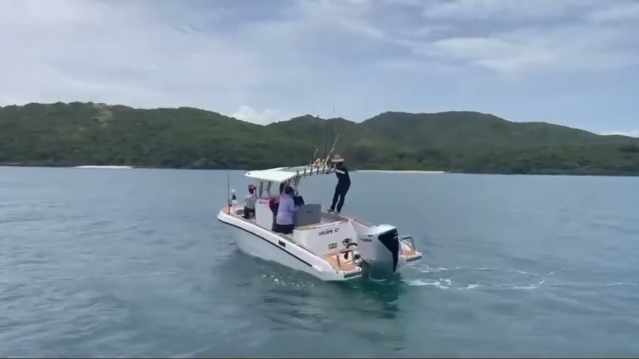 Before & After Z-Gyro: Watch This Boat Stop Rocking Instantly!