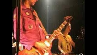 Paul Gilbert - Mt Fuji Xmas (live paris 2007)