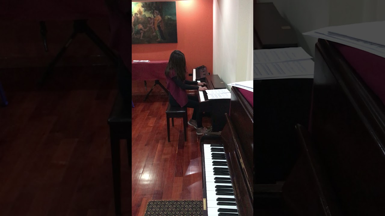 Hannah Cohen  interpreta Struggle for pleasure de Wim Mertens