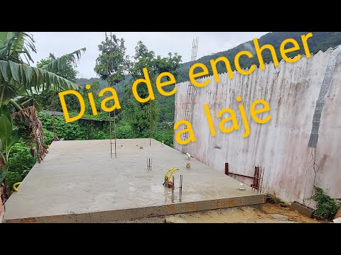 Laje das kitnets CHEIA!!! com concreto feito "no braço"