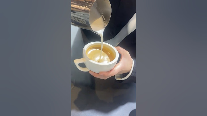 This guy is the World Champion of making lion lattes 🦁☕️ With @sense5201314