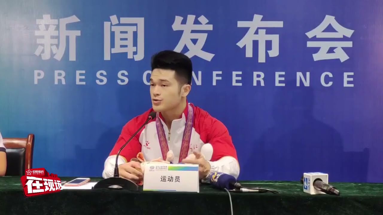 前方直击 | 石智勇：全民健身中国举重队有榜样作用 希望大家兼顾肌肉、心肺锻炼