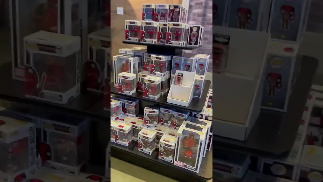 📺KiDface's COLLECTIBLES 📺 presents A TOUR OF THE FUNKO POP STORE IN HOLLYWOOD CALIFORNIA