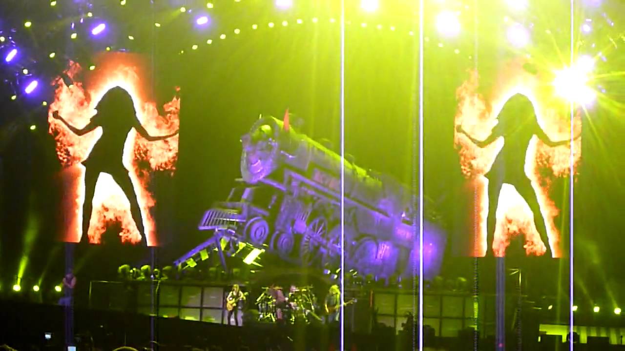 AC/DC You Shook Me (Dancing Girl Animation) Brisbane 25 Feb 2010 - YouTube