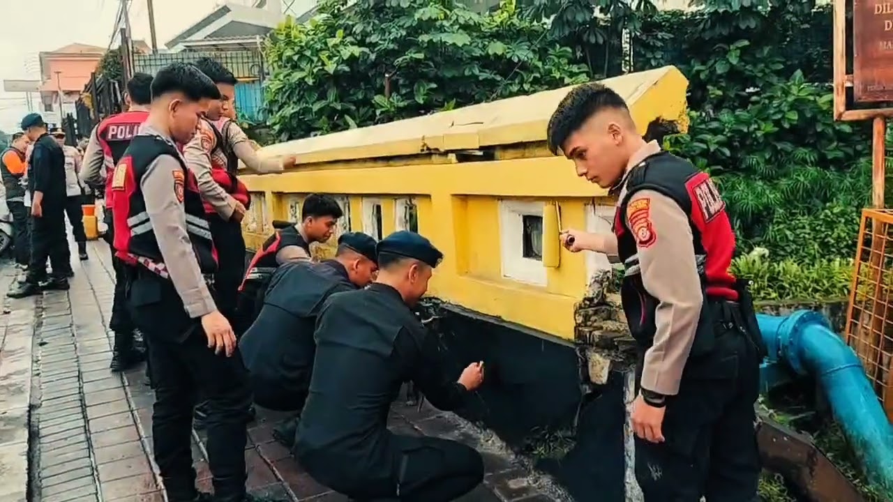 Kompi 4 Yon B Pelopor : Perbaikan Jembatan Wilayah Kota Bogor