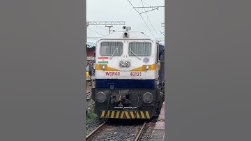 18048 Vasco-da-Gama Shalimar Amaravati Express with Twin EMD WDP4D And WDP4